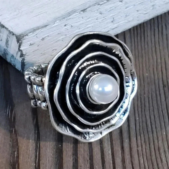Abstract Art Avant Garde Silver Plate White Faux Pearl Adjustable Cocktail Ring - Picture 5 of 12